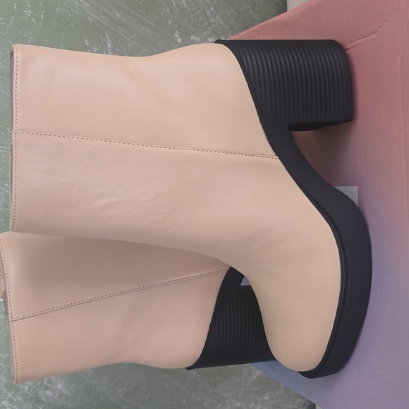 Lisa Vicky Ankle Boots Beige Polish Calf Valid-V 8.5M NIB - Picture 2 of 8